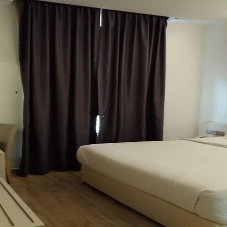 Minimalist Hotel Johor Bahru Exterior photo