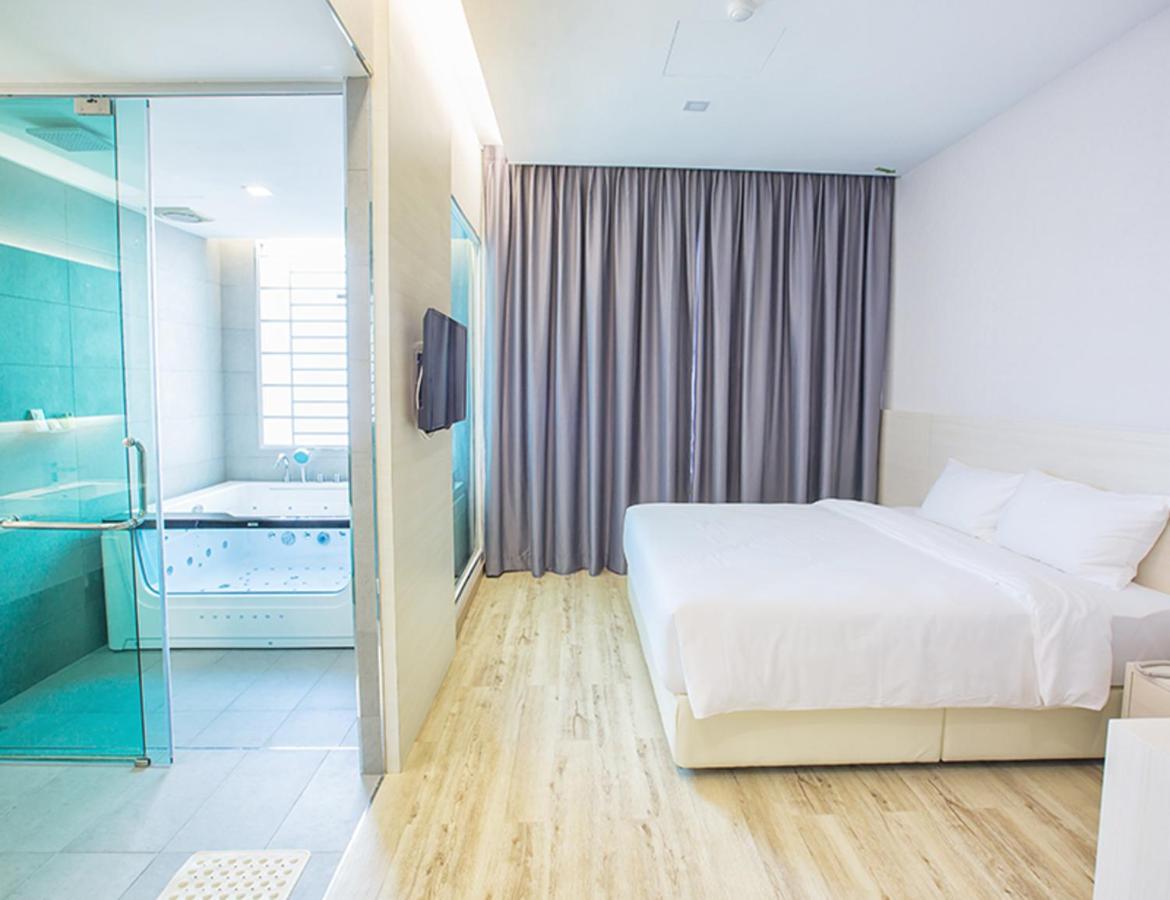 Minimalist Hotel Johor Bahru Exterior photo