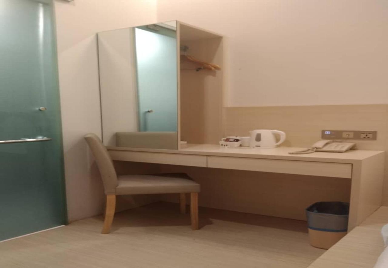 Minimalist Hotel Johor Bahru Exterior photo